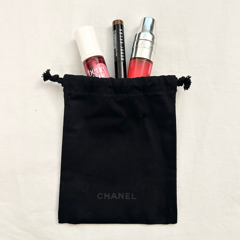 ๐SOLD๐ CHANEL Makeup Pouch Drawstring - Picture 2 of 4